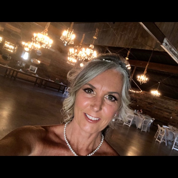 Meet your Posher, Stacie - Picture 6 of 6